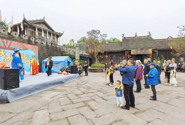 青羊区举行“盛世欢歌逐梦苏坡”文化节开幕式